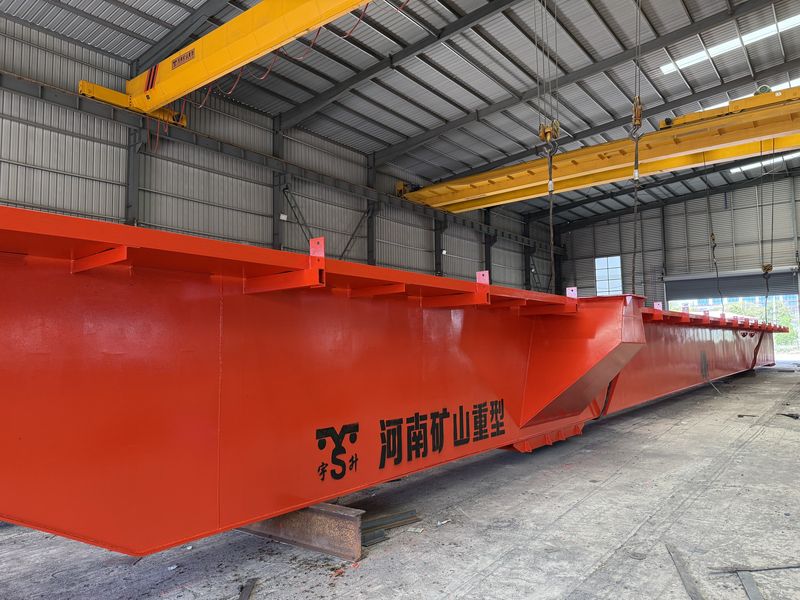 河北邯鄲某鋼鐵貿(mào)易商，2025年已在我公司采購四臺MG通用門式起重機(jī)，我公司根據(jù)客戶的實際使用工況，按需設(shè)計制作，滿足客戶的要求。